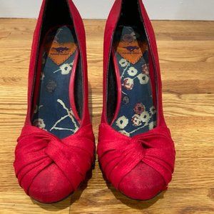 Rocket Dog Red Silk twist front heels